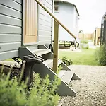 Morndyke Shepherds Huts 3* Thirsk