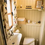 Morndyke Shepherds Huts Campsite