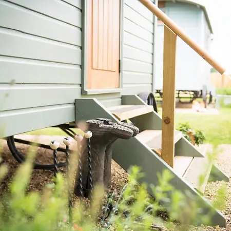 Morndyke Shepherds Huts 3* Thirsk