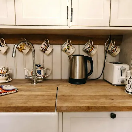 Morndyke Shepherds Huts Camping