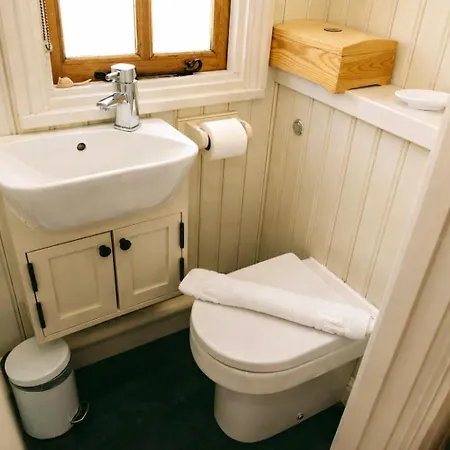 Camping Morndyke Shepherds Huts