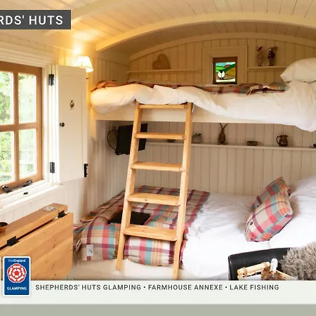 Morndyke Shepherds Huts Campsite Thirsk