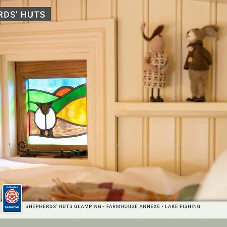 Morndyke Shepherds Huts Camping Thirsk