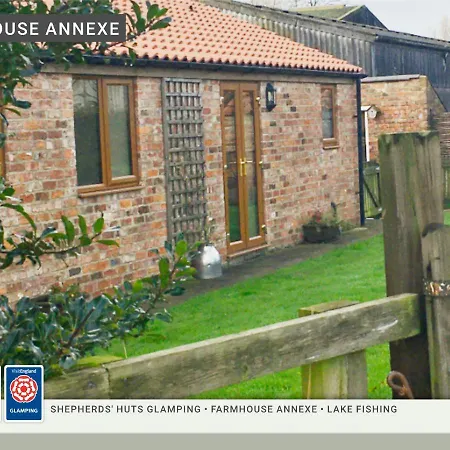 Morndyke Shepherds Huts 3* Thirsk