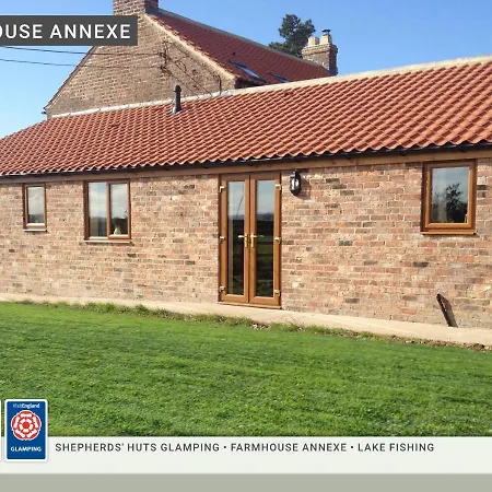 Camping Morndyke Shepherds Huts Thirsk