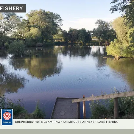 Camping Morndyke Shepherds Huts Thirsk