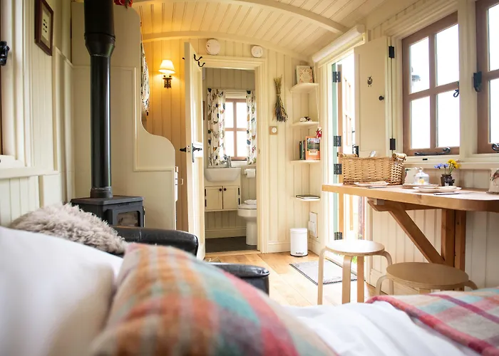 Morndyke Shepherds Huts 서스크