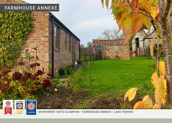 Morndyke Shepherds Huts 캠프장 3*