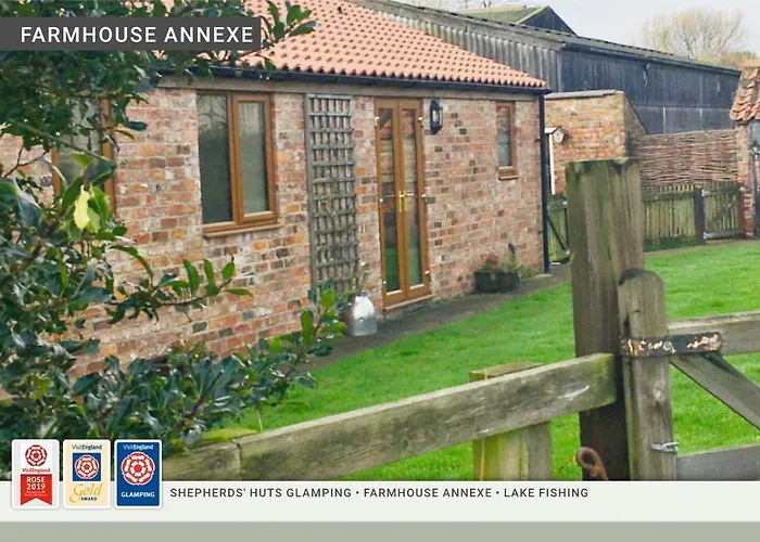 Morndyke Shepherds Huts 3* Thirsk